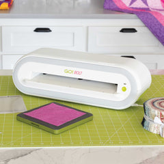 AccuQuilt GO! Bolt Electric Fabric Cutter Starter Set