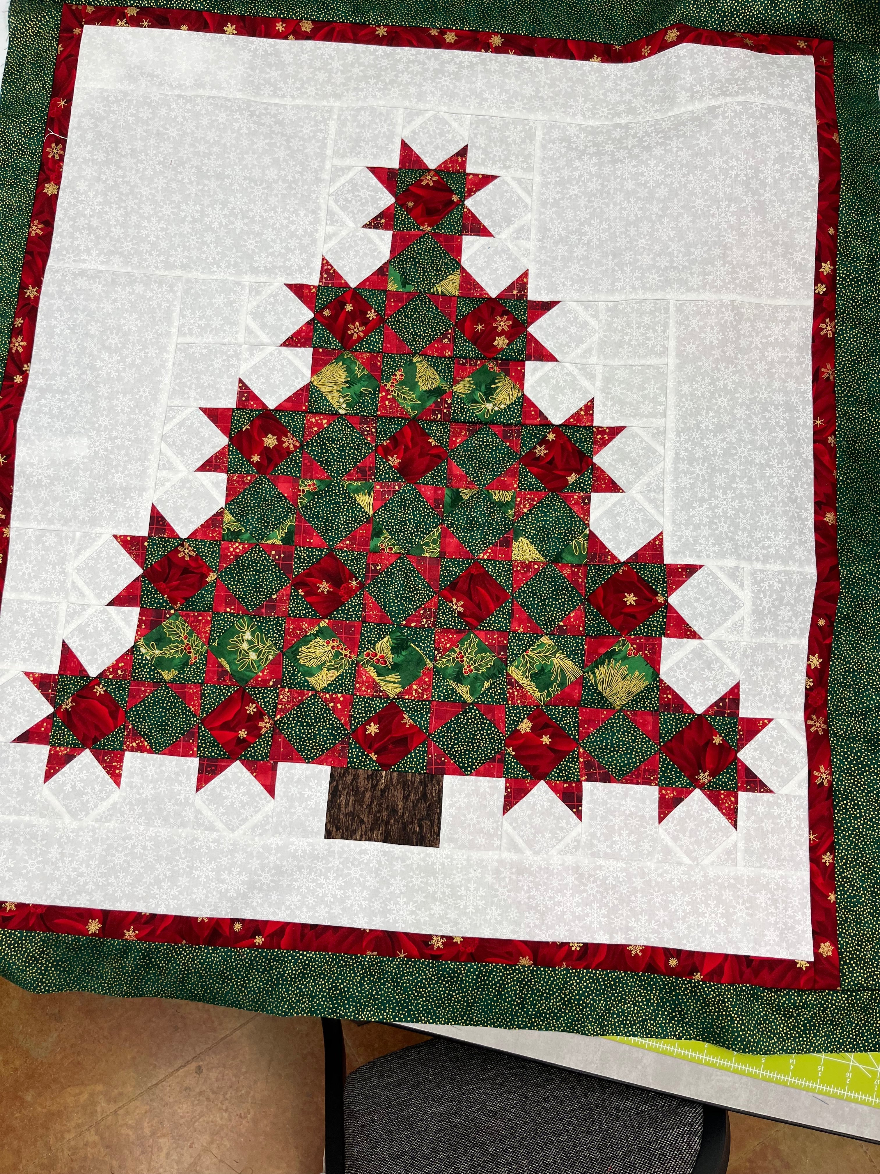Square in a Square Quilt Course - All Spruced Up Christmas Tree - Flowood