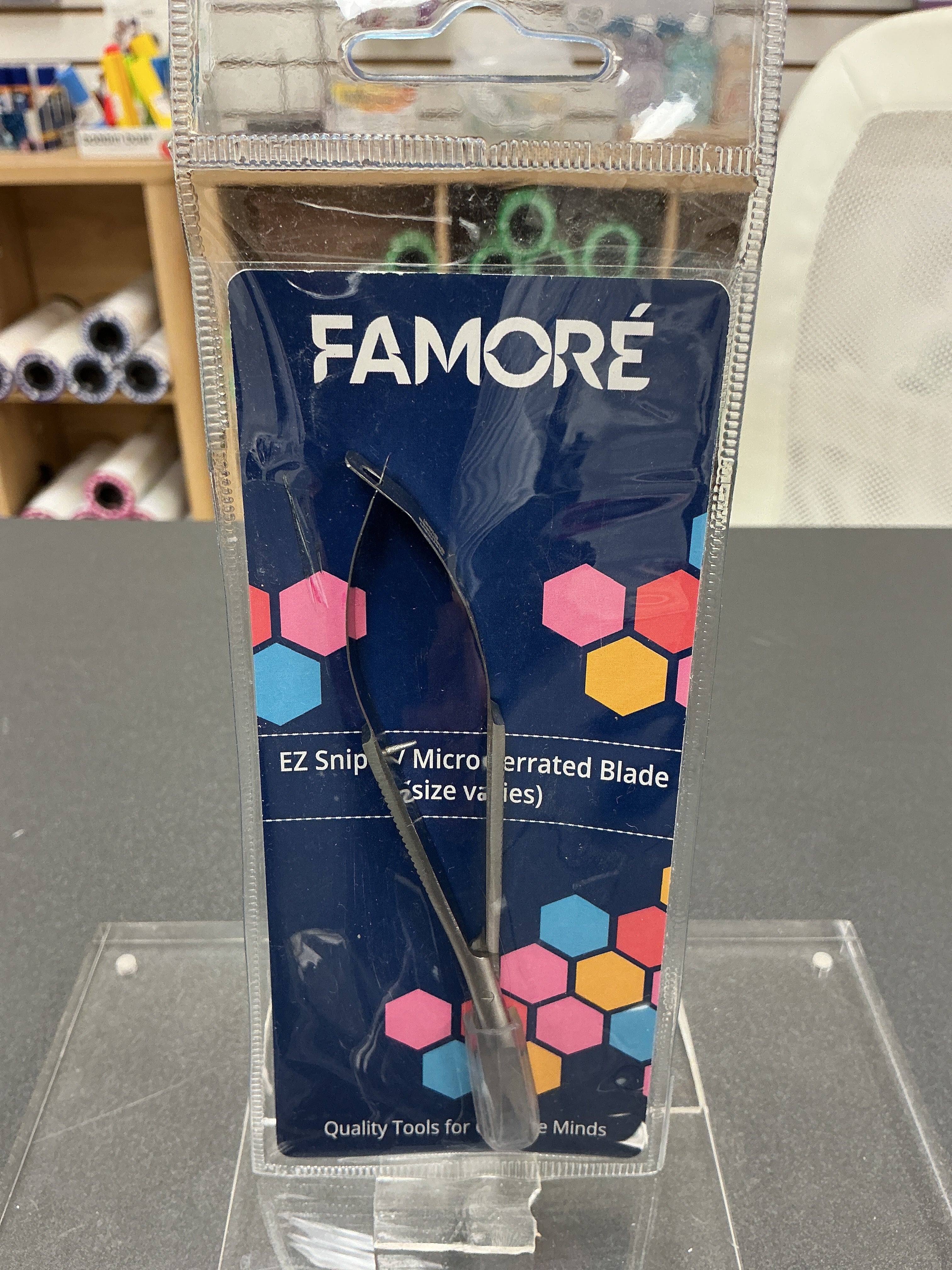 Famore Curved EZ Snip Thread Snips 4-1/2 in to 5 in